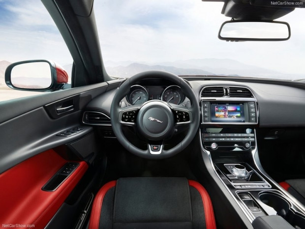 En ince ayrıntısına kadar Jaguar XE S 2016! - Page 4