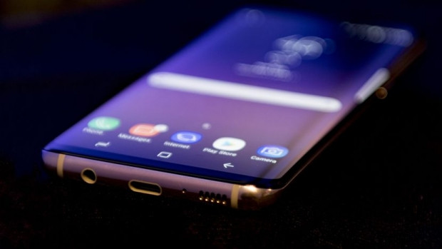 En iyi çerçevesiz akıllı telefonlar 2017 - Page 2
