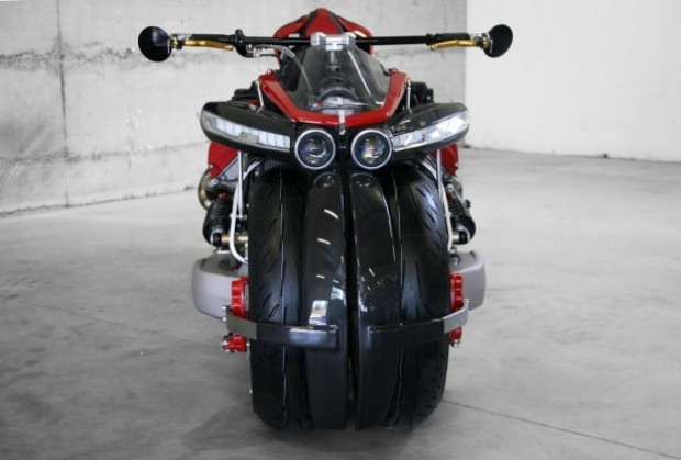 Eşi benzeri olmayan motorsiklet Lazareth LM 847 - Page 3