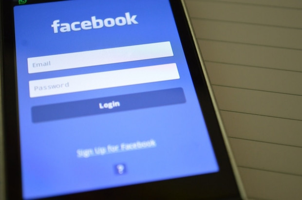 Facebook, üç alanda problemler tespit etti - Page 1