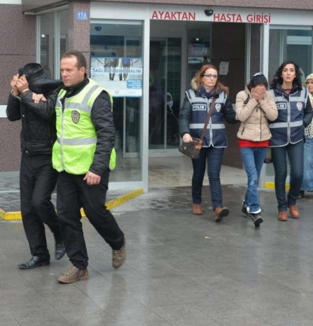 Facebook'u fuhuş için kullanan çete yakalandı! - Page 2