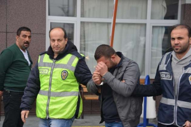 Facebook'u fuhuş için kullanan çete yakalandı! - Page 4