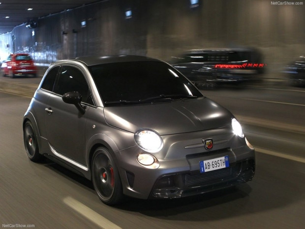 Fiat'ın yeni konsepti 695 Abarth Biposto - Page 4