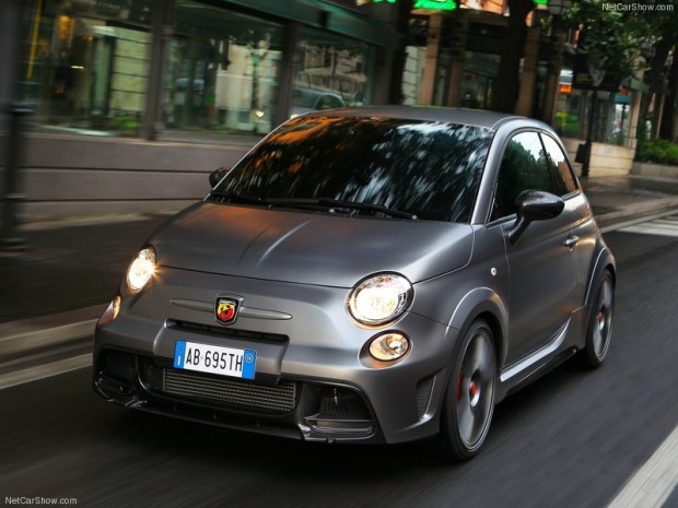 Fiat'ın yeni konsepti 695 Abarth Biposto - Page 1