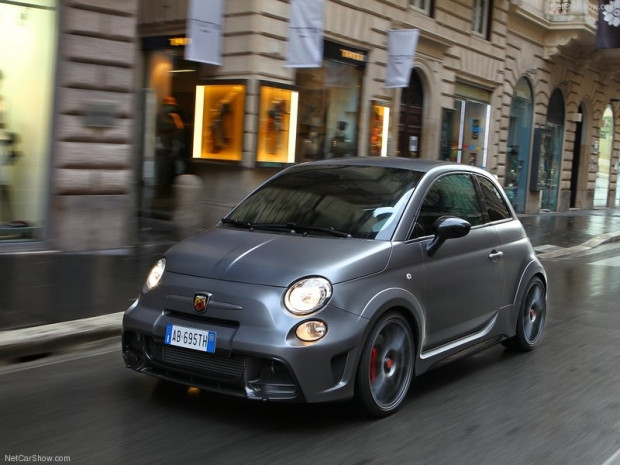 Fiat'ın yeni konsepti 695 Abarth Biposto - Page 2