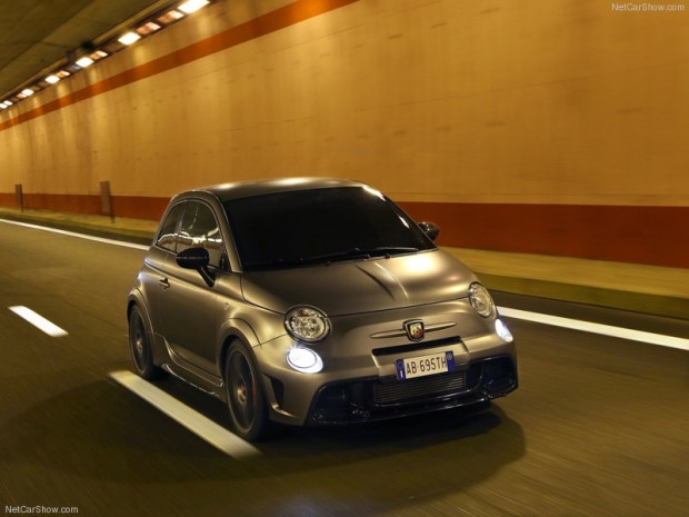 Fiat'ın yeni konsepti 695 Abarth Biposto - Page 3