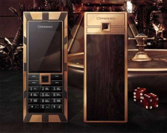 Fiyatı üzerindeki taşlardan gelen dünyanın en pahalı telefonları - Page 9