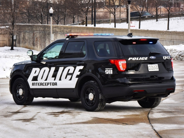 Ford Polis Interceptor Utility (2016) - Page 3