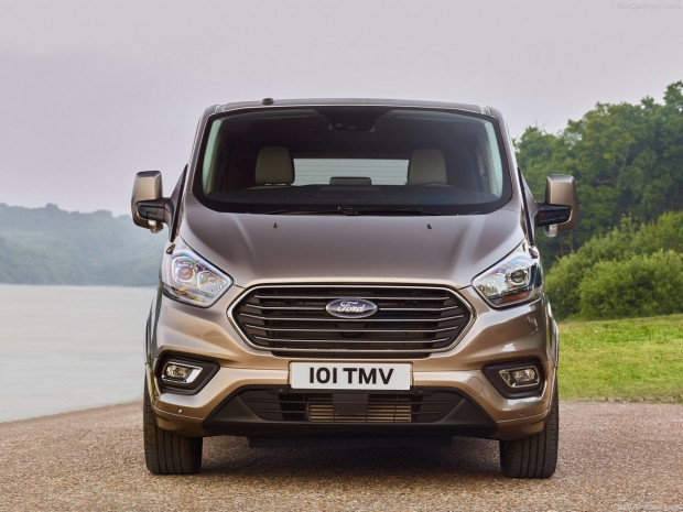 Ford Tourneo Custom 2018 - Page 2