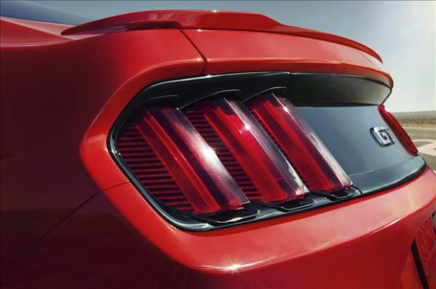 Ford'un 2015 bombası sportif Mustang! - Page 1