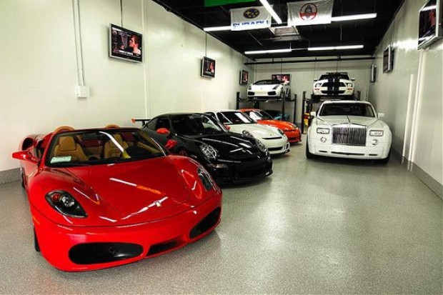 Fransız Ferrari tutkunu, arabalarına ev yaptı! - Page 2