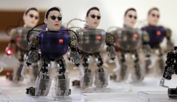 Gangnam Style yapan robotlar ! - Page 1