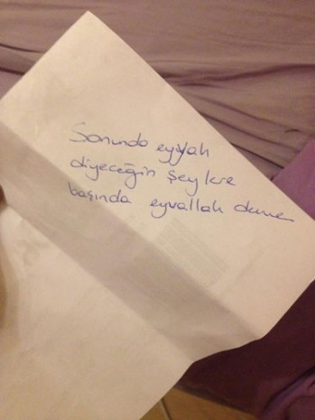 Gülme krizine sokan anne notları - Page 1