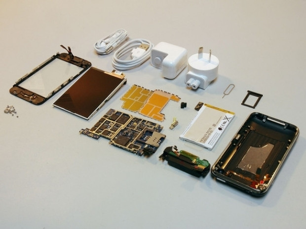 Hangi iPhone daha kolay tamir ediliyor? - Page 1