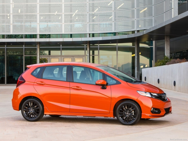 Honda Fit 2018 - Page 2