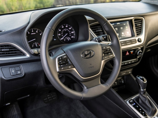 Hyundai Accent 2018 - Page 3