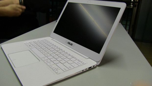 İFA 2014: ASUS ZenBook UX305 Ultrabook - Page 3