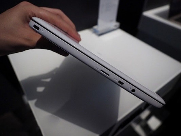 İFA 2014:ASUS EeeBook - Page 3