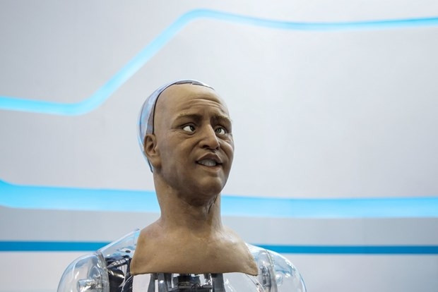 İnsansı robot mimik yapabiliyor - Page 4