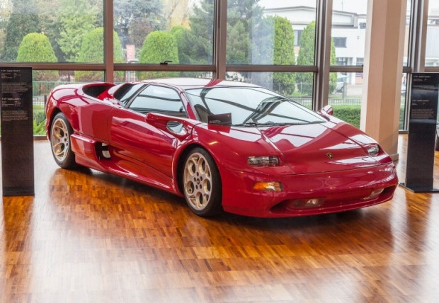 İşte 1964'ten günümüze Lamborghini modelleri - Page 4