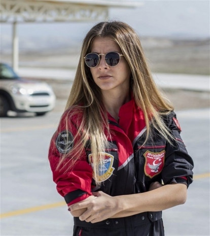 İşte ilk kadın akrobasi pilotu - Page 2