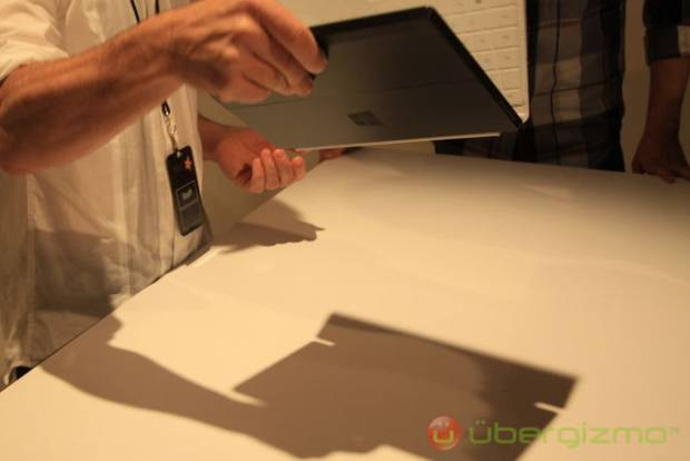 İşte Microsoft'un iPad'e rakip tableti Surface! - Page 4