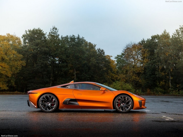 Jaguar C-X75 Bond konsept 2015 - Page 1