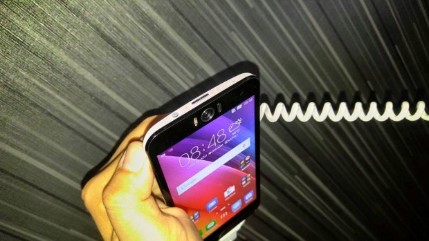 Karşınızda Asus Zenfone Selfie ve Zenfone 2 Laser - Page 1