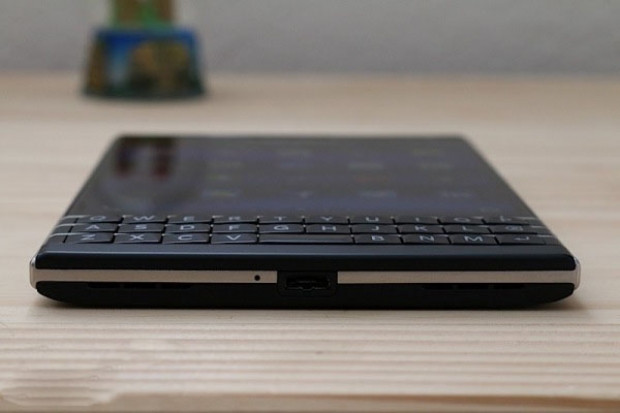Karşınızda BlackBerry Passport - Page 2