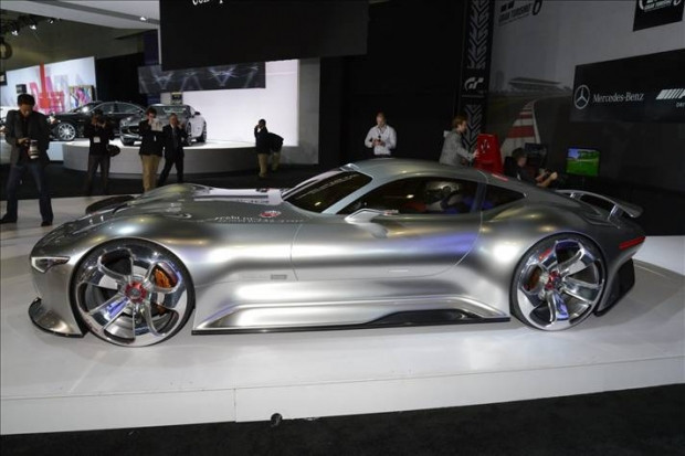 Karşınızda Mercedes-Benz Vision Gran Turismo Konsept - Page 1