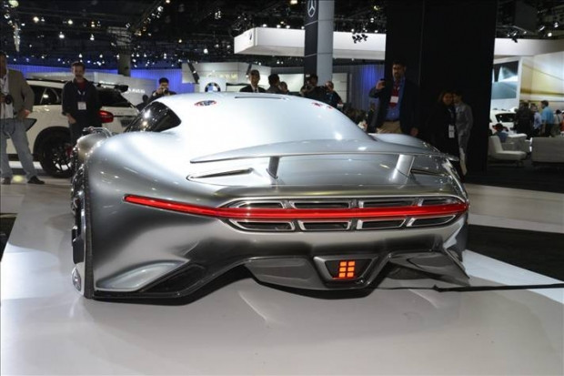 Karşınızda Mercedes-Benz Vision Gran Turismo Konsept - Page 2