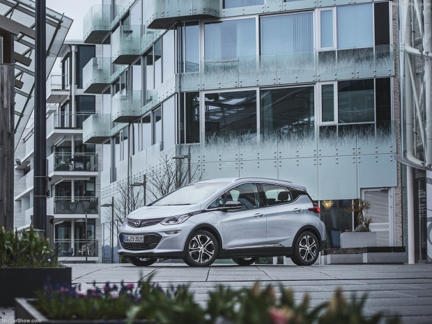 Karşınızda Opel Ampera-e 2017 - Page 3