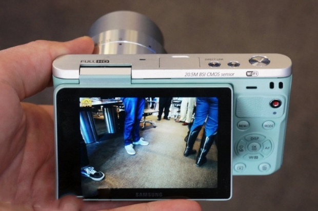Karşınızda Samsung NX, mini - Page 1