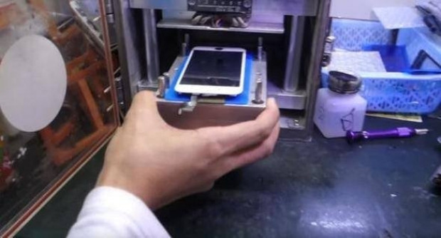 Kendi iPhone'nu yapmak için Çin'e gitti - Page 1