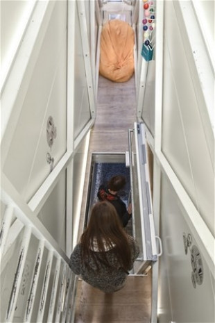 Keret House dünyanın en dar evi - Page 4