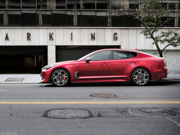 Kia Stinger 2018'in özellikleri - Page 1