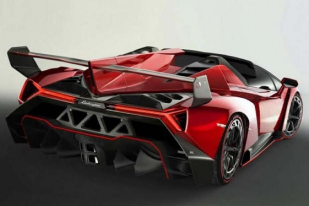 Lamborghini, yeni canavarı Veneno Roadster'ı tanıttı! - Page 1
