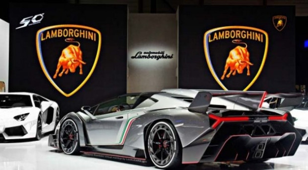 Lamborghini, yeni canavarı Veneno Roadster'ı tanıttı! - Page 2