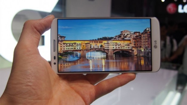 LG G2 en dikkat çeken telefon! - Page 3