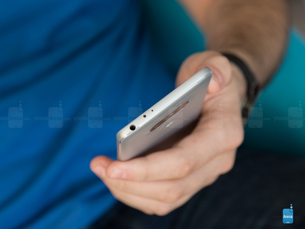LG G5 metal mi plastik mi sorusuna cevap geldi! - Page 1