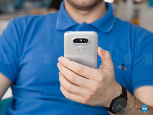 LG G5 metal mi plastik mi sorusuna cevap geldi! - Page 3