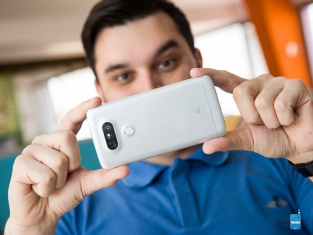 LG G5 metal mi plastik mi sorusuna cevap geldi! - Page 4