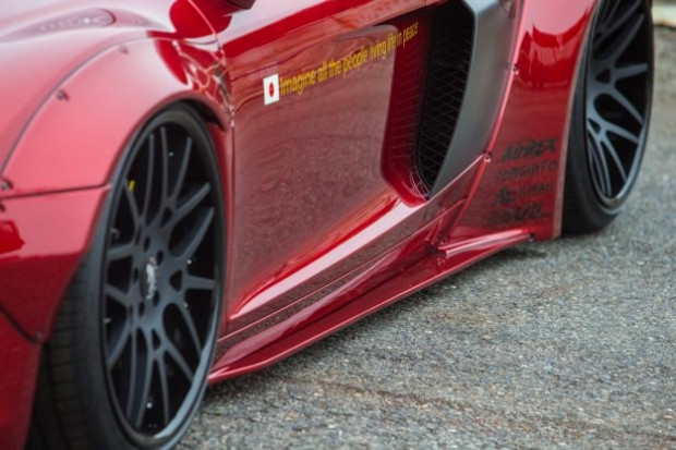 Liberty Walk firması, Audi R8'i değiştirdi! - Page 1