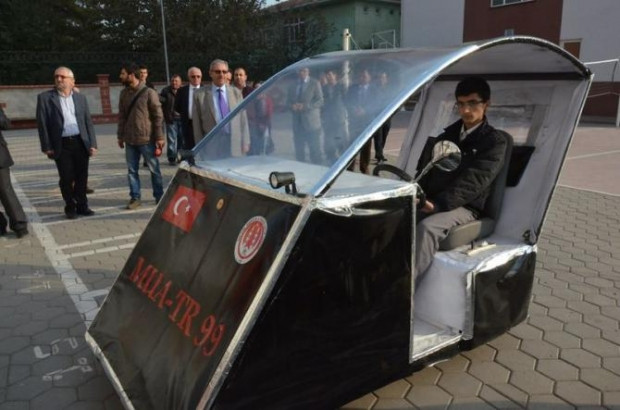 Lise Öğrencisinden USB Bellek ile Çalışan Araba - Page 1