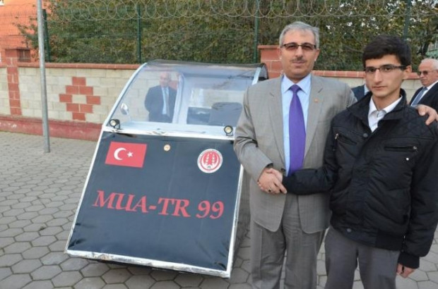 Lise Öğrencisinden USB Bellek ile Çalışan Araba - Page 3
