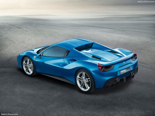 Mavi Ferrari 488 Spider (2016) - Page 3