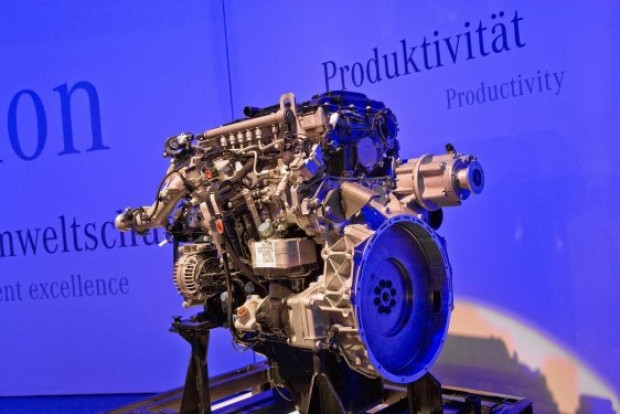 Mercedes 3 devi tanıttı Unimog ve Econic ailesi - Page 2