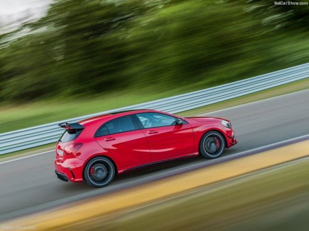 Mercedes-Benz A45 AMG 4Matic 2016 - Page 1