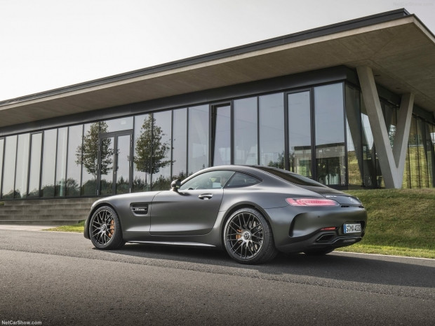 Mercedes-Benz AMG GT C Sürüm 50 2018 - Page 3