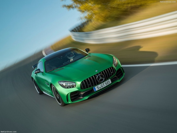 Mercedes-Benz AMG GT R 2017 - Page 3